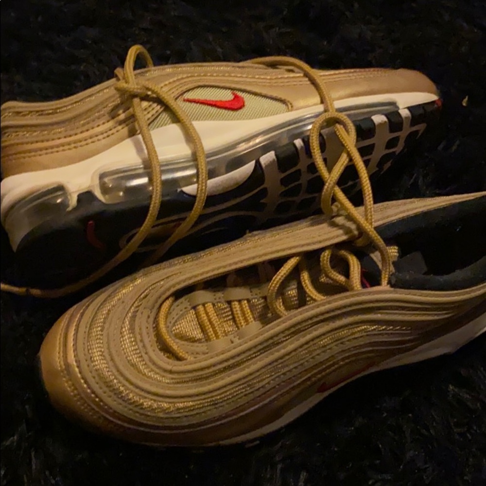 Shoes - Picture 3 of 3